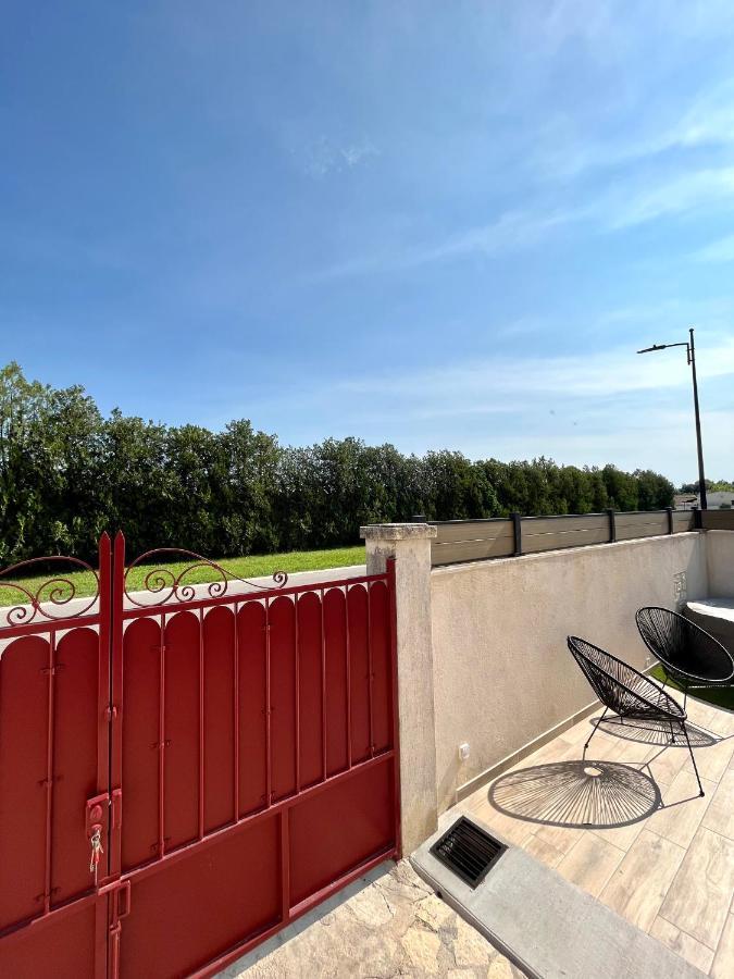 Maison De Charme Avec Jacuzzi Molleges Екстер'єр фото
